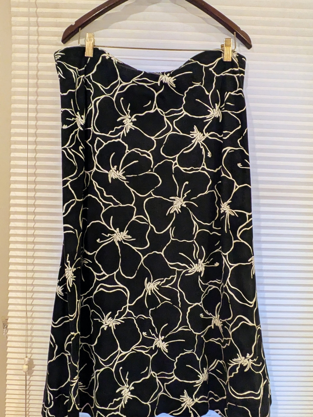 Liz Clairborn Black A-Line Skirt with White Floral Outline